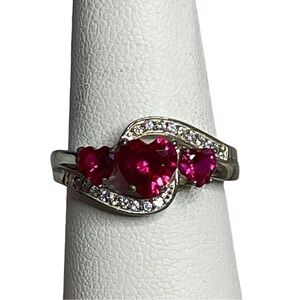 Fashion ring heart shape red stones NWT size 5.5